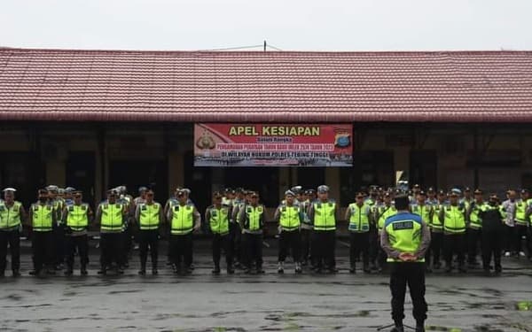 polres_tebing_tinggi_gelar_apel_pengamanan_imlek_2574_siap_jaga_21_vihara_dan_klenteng