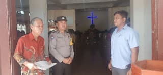 polres_tebing_tinggi_patroli_ibadah_mingguan_di_gereja_hkbp_josua