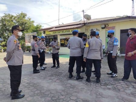 polres_tebing_tinggi_periksa_senpi_dan_identitas_personil_polsek_dolok_merawan