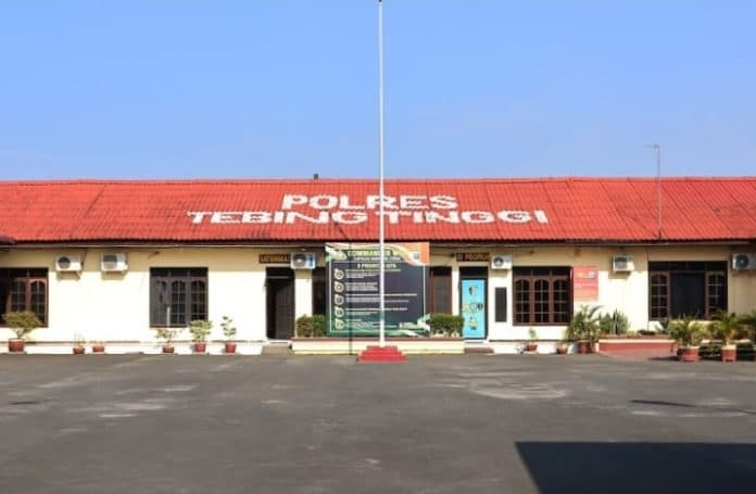 polres_tebing_tinggi_selidiki_pencurian_rel_kereta_api_yang_libatkan_oknum_dprd
