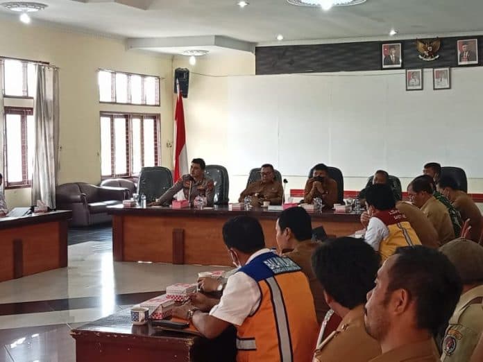 polres_toba_siap_bersinergi_dengan_pemkab_toba_tanggulangi_bencana_alam