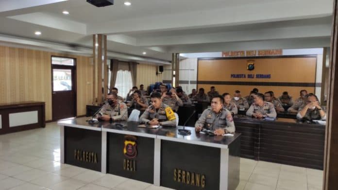 polresta_deli_serdang_permudah_warga_urus_tilang_dan_skck_melalui_aplikasi