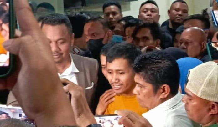 polri_membisu_soal_pernyataan_pegi_setiawan_disiksa_penyidik