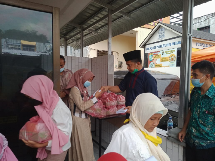 polsek_medan_baru_gelar_doa_bersama_dan_santuni_anak_yatim