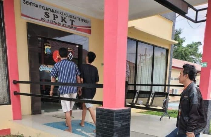 polsek_pantai_labu_tangkap_dua_pencuri_sawit_milik_warga