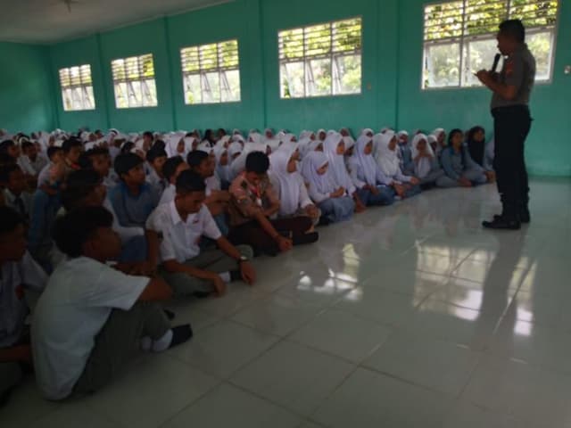 polsek_perdagangan_sosialisasi_calon_anggota_polri_di_sekolah