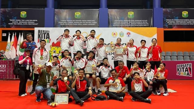 pon_xxi_jateng_kawinkan_emas_bulutangkis_beregu_putra_putri