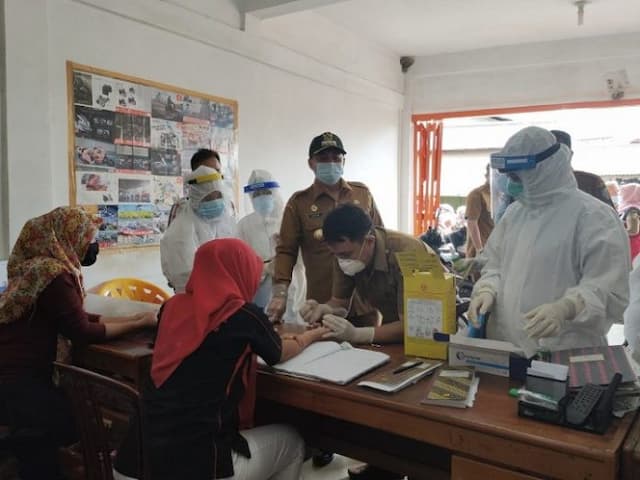 positif_covid_19_terus_bertambah_bupati_batu_bara_gelar_rapid_tes_acak