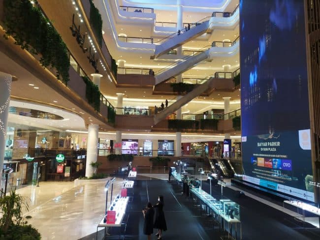 ppkm_level_2_jumlah_pengunjung_mall_mulai_stabil
