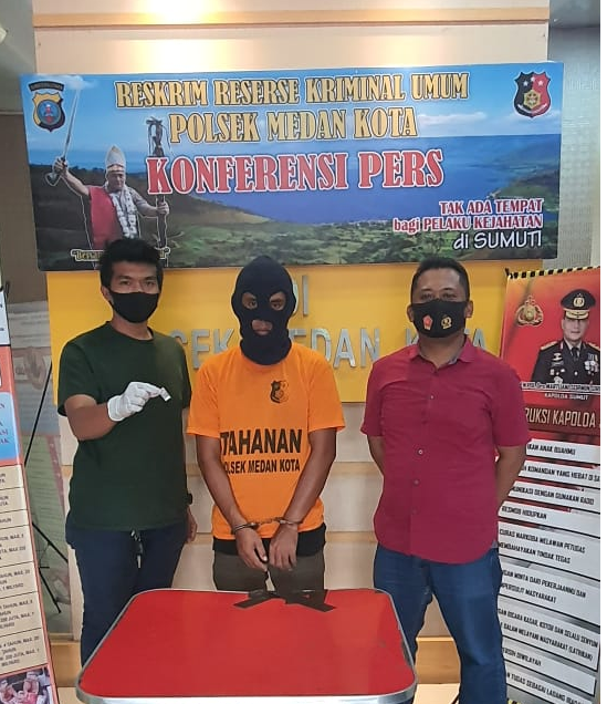 pranoto_warga_jalan_sakti_lubis_kecamatan_medan_ditangkap_saat_buang_sabu