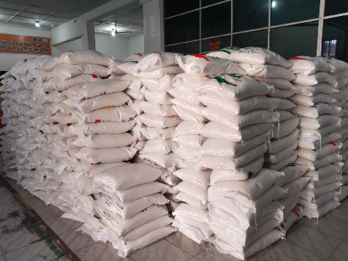 presiden_jokowi_pastikan_bantuan_beras_10_kg_lanjut_hingga_desember