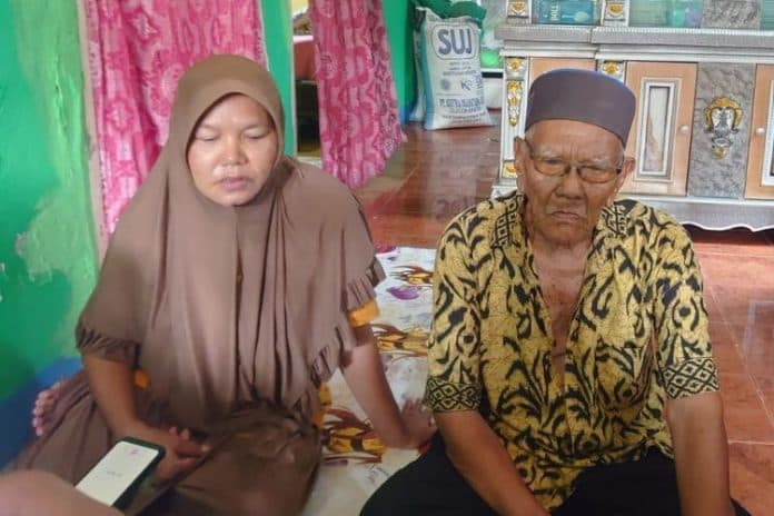 pria_berusia_120_tahun_jadi_pemilih_tertua_di_pilkada_serentak_2024