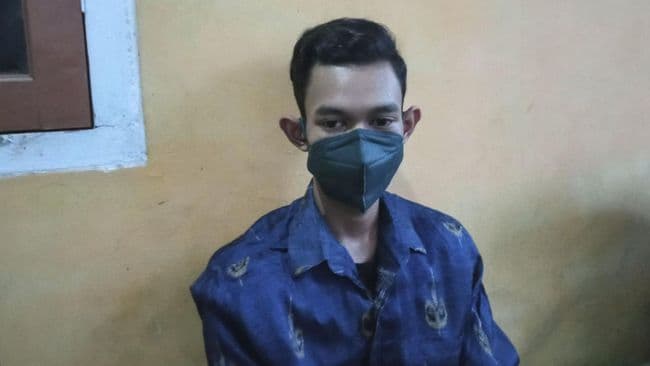 pria_ini_bantah_dituding_jadi_sosok_hacker_bjorka