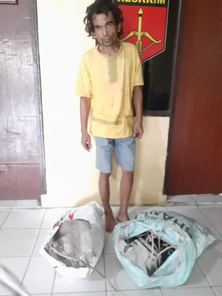 pria_ini_belum_sempat_menikmati_hasil_curiannya