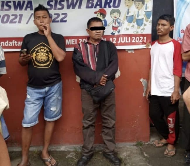 pria_ngaku_wartawan_yang_larikan_sepedamotor_warga_marelan_diamankan