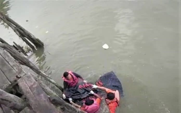 pria_yang_hanyut_di_sungai_kapias_tanjung_balai_ditemukan_meninggal_dunia