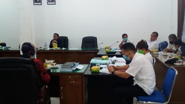 program_peningkatan_kualitas_pendidikan_dasar_dinilai_salah_sasaran