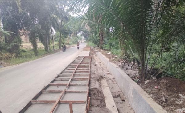 proyek_drainase_di_lahan_kebun_swasta_disorot_begini_jawaban_kadis_pupr_siantar