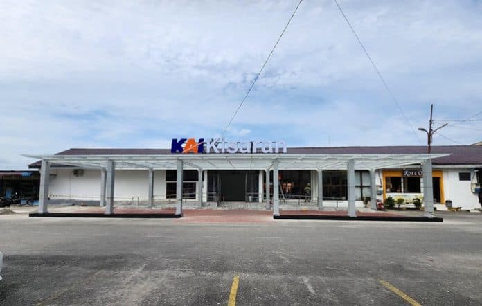 pt_kai_lakukan_penataan_jelang_nataru_nuansa_baru_di_stasiun_kisaran