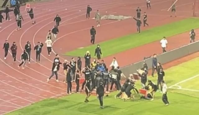 pt_lib_kecam_kericuhan_penonton_di_laga_persib_vs_persija