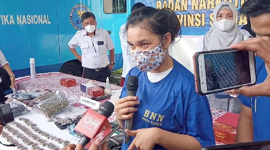 pt_medan_perberat_vonis_mahasiswi_pemasok_ganja_ke_usu_11_tahun_penjara