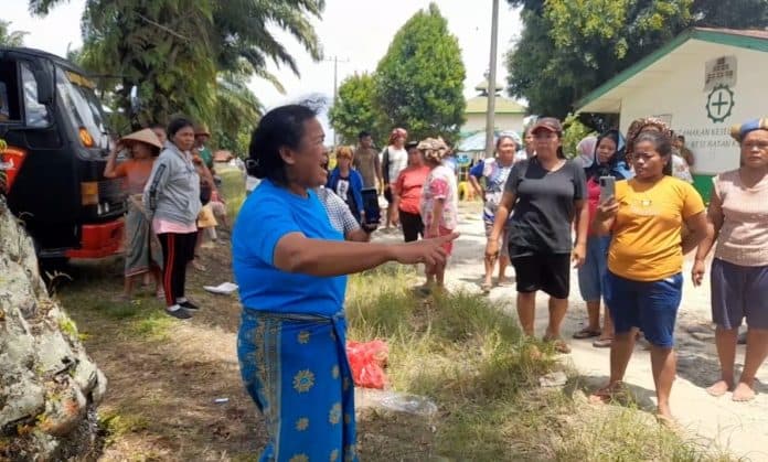 pt_pn_iii_kebun_bangun_pasang_patok_batas_wilayah_masyarakat_penggarap_menolak