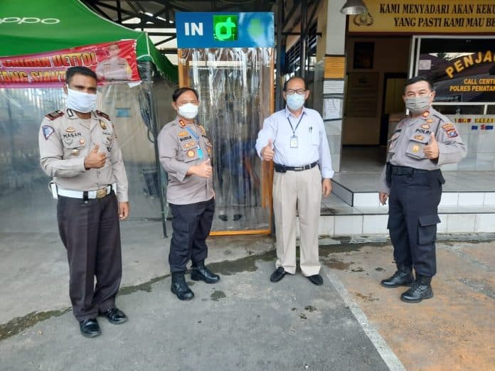 pt_sttc_peduli_penanganan_covid_19_berikan_bantuan_1_unit_mesin_disinfektan_dan_600_masker