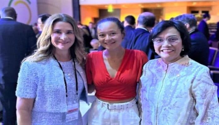 pulang_dari_paris_sri_mulyani_beri_kabar_buruk_ekonomi_dunia_tidak_stabil