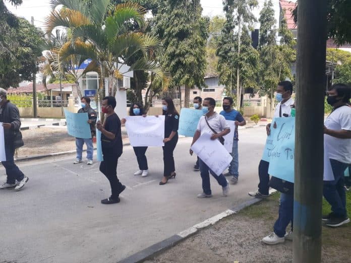 puluhan_wartawan_desak_polres_toba_jalankan_polri_presisi