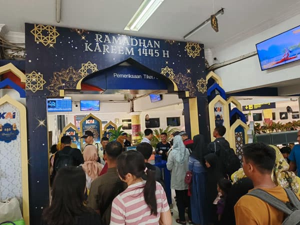 puncak_arus_balik_lebaran_2024_dengan_jasa_ka_diprediksi_hari_ini