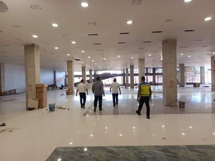 putr_siantar_klaim_venue_tinju_gedung_merdeka_capai_30_persen