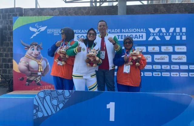 raih_medali_emas_peparnas_tangis_haru_siti_pecah_ingat_perjuangan_sang_ibu