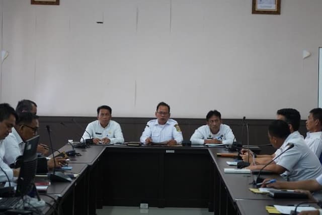 rapat_evaluasi_pad_sekda_pakpak_bharat_soroti_arus_kas
