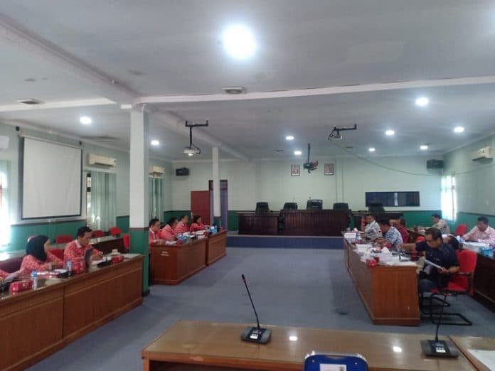 rapat_pembahasan_kadis_perhubungan_dan_banggar_dprd_siantar_ditunda_dua_kali