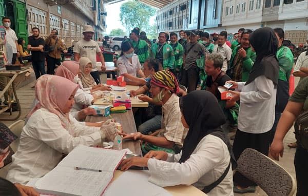 ratusan_driver_ojol_ikuti_pemeriksaan_ptm_dan_skrining_tbc