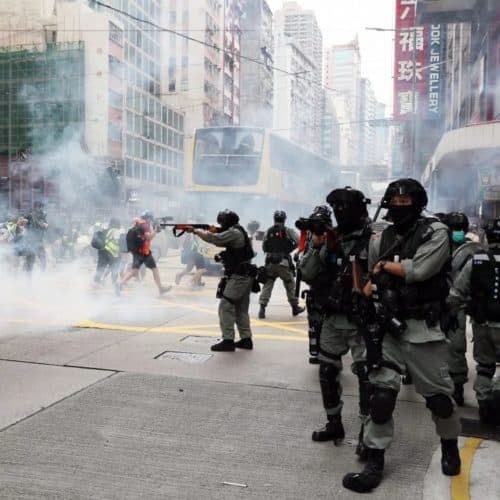 ratusan_orang_di_hong_kong_kembali_berunjuk_rasa_memprotes_hukum_keamanan_nasional_beijing