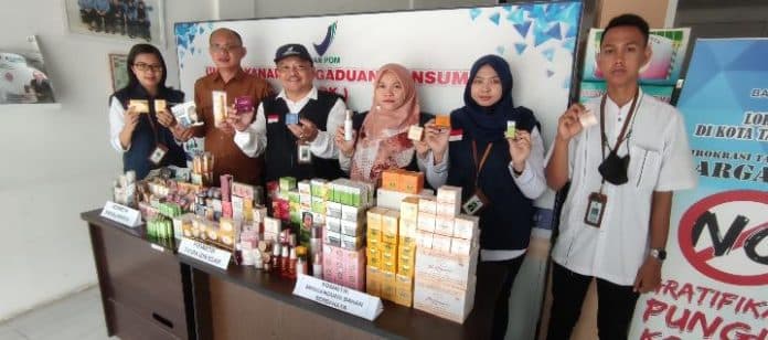 ratusan_produk_kosmetik_ilegal_dan_berbahaya_ditertibkan_loka_pom_tanjungbalai