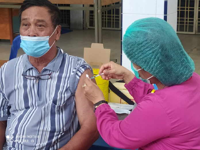ratusan_warga_siantar_antusias_ikuti_vaksinasi_covid_19