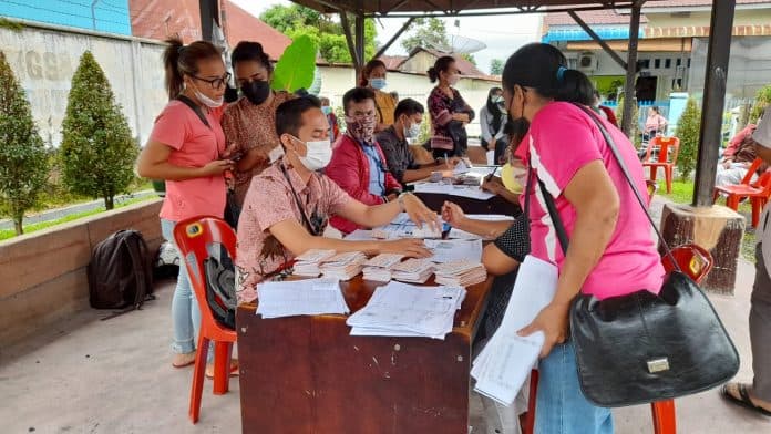 ratusan_warga_siantar_selatan_dapat_bantuan_dari_kemensos