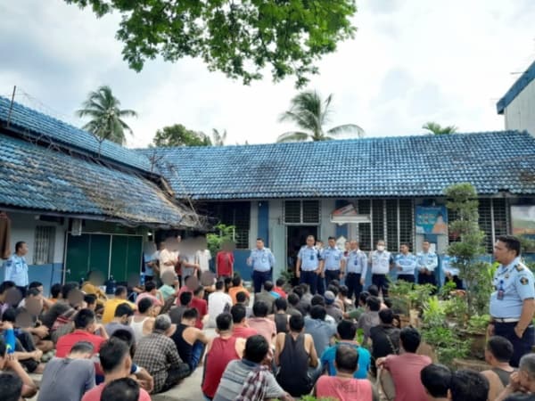 razia_blok_hunian_lapas_tebing_tinggi_petugas_incar_narkoba_dan_sajam