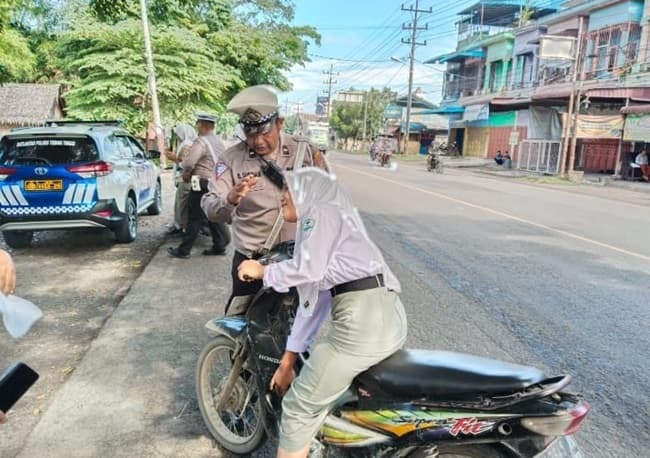 razia_gabungan_kepatuhan_pkb_di_tebing_tinggi_jaring_7_unit_kendaraan