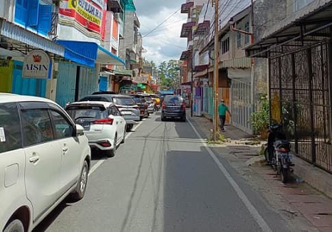 rebutan_lahan_parkir_di_seputaran_jalan_cipto_siantar_organisasi_vs_juru_parkir