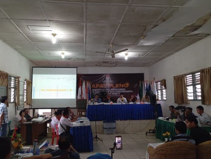 rekapitulasi_suara_kecamatan_siantar_utara_diwarnai_keberatan_saksi_parpol