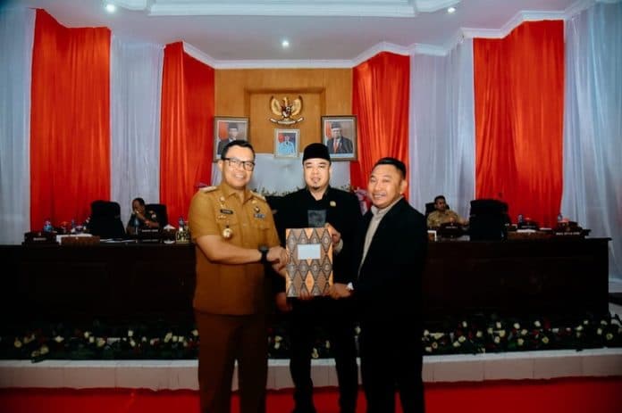 rekomendasi_lkpj_2023_pj_bupati_batu_bara_berterima_kasih_ke_dprd