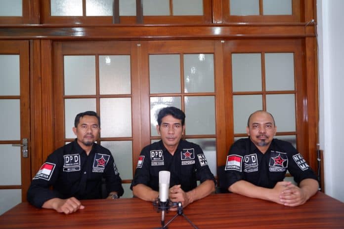 repdem_sumut_desak_kapolda_sumut_tangkap_pelaku_pelecehan_logo_pdip