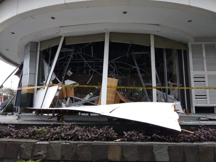 restoran_di_plaza_ramayana_teladan_medan_meledak