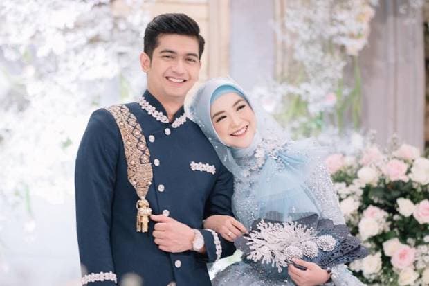 ria_ricis_hidup_dari_nol_dengan_suami_seluruh_harta_diserahkan_ke_ibu