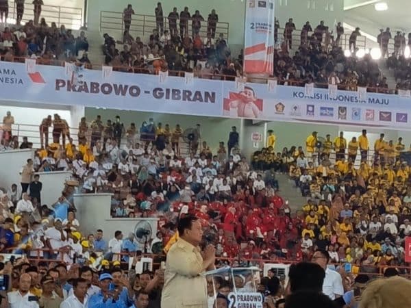 ribuan_massa_sambut_kehadiran_prabowo_di_medan
