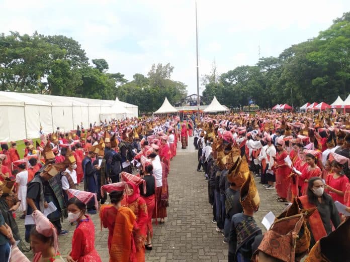 ribuan_pelajar_siantar_gelar_upasa_simalungun_di_gebyar_umkm_2022_targetkan_rekor_muri
