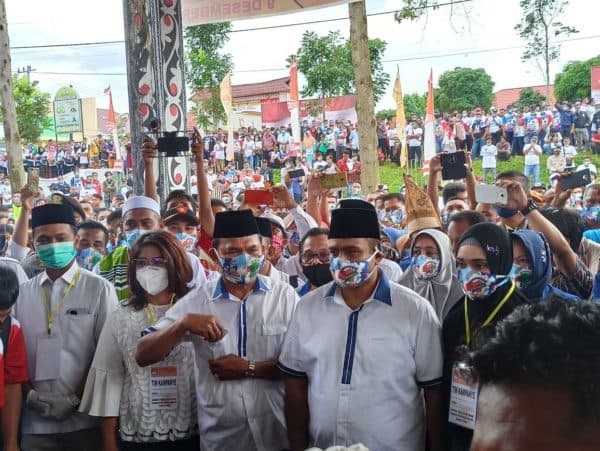 ribuan_simpatisan_antar_hasim_tps_mendaftar_ke_kpud_simalungun
